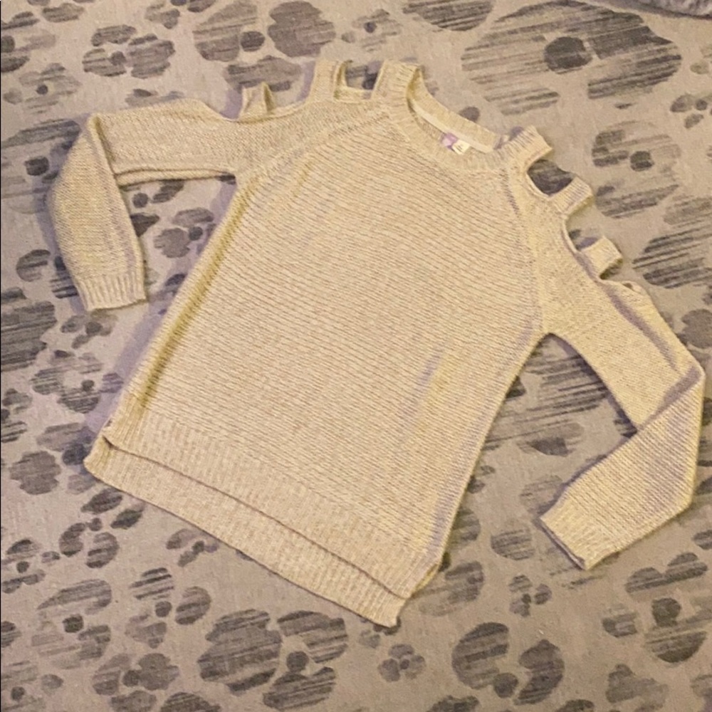 Boutique Sz S Oatmeal Cutout Sweater